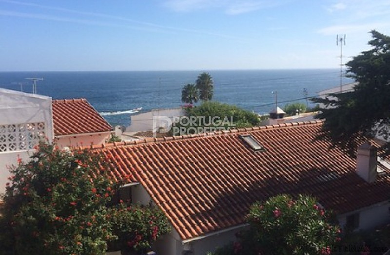 An elegant top-floor apartment with..