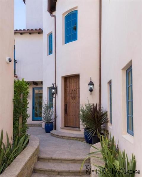 3 bedroom Apartment For Sale: 128..