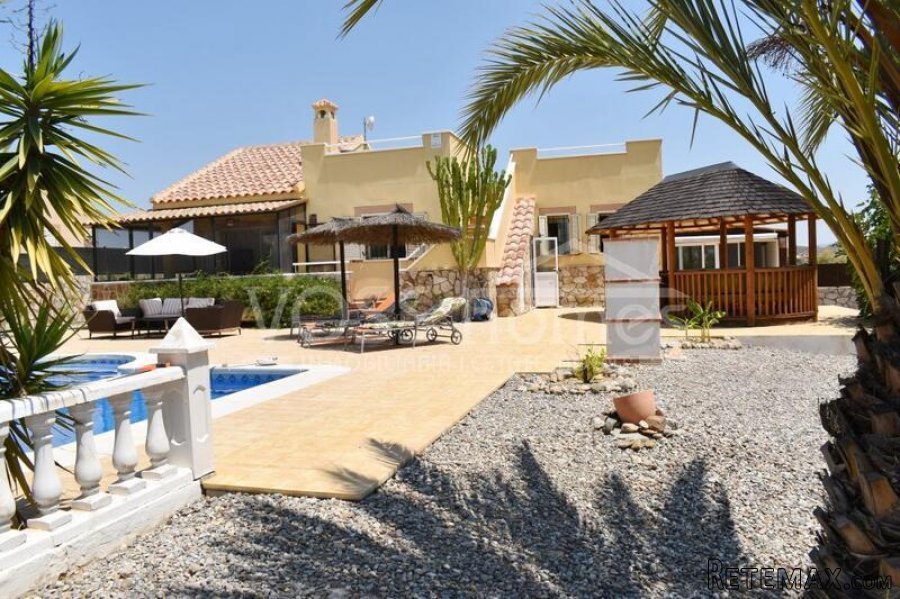 NEW & EXCLUSIVE TO VOSS HOMES - A stunning, incredibly well.. - 4