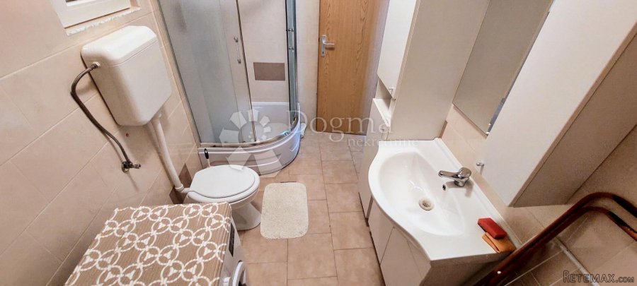 Kuća na Vidikovcu sa dodatnim apartmanom - 7