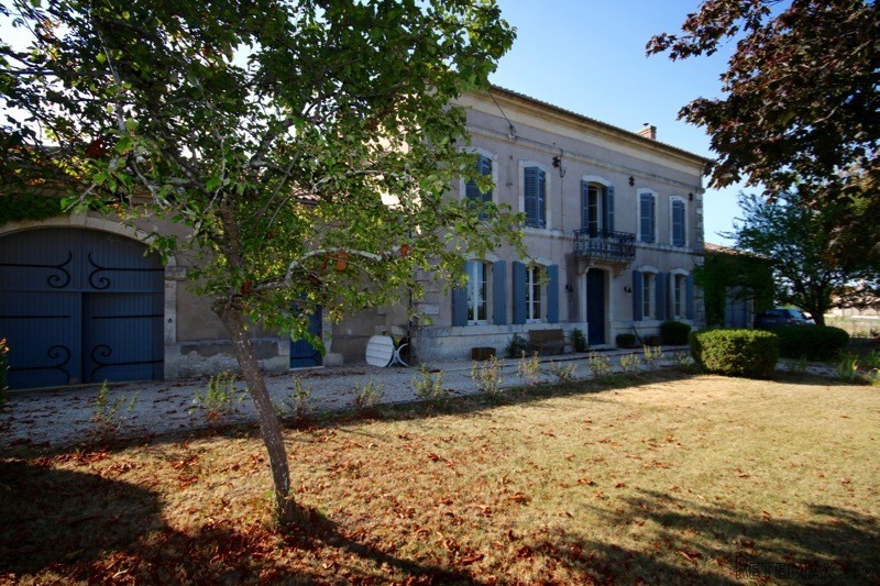 Stunning 5 bed-roomed/4 bathrooms..