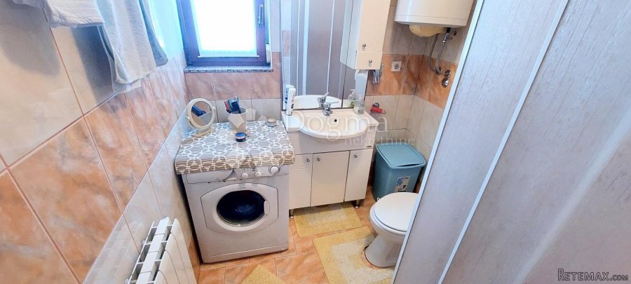 Kuća na Vidikovcu sa dodatnim apartmanom - 8