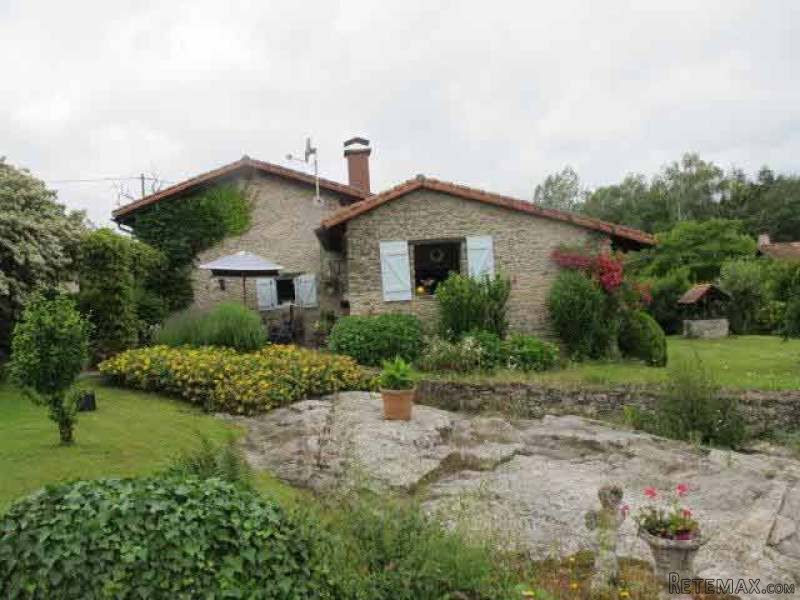 Renovated 2/ 3 Bedroom Farmhouse With..