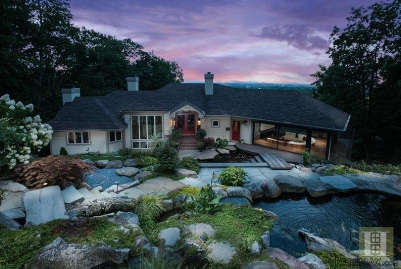 5 bedroom House For Sale: 125 LLOYD..