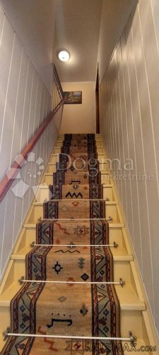 Kuća na Vidikovcu sa dodatnim apartmanom - 9