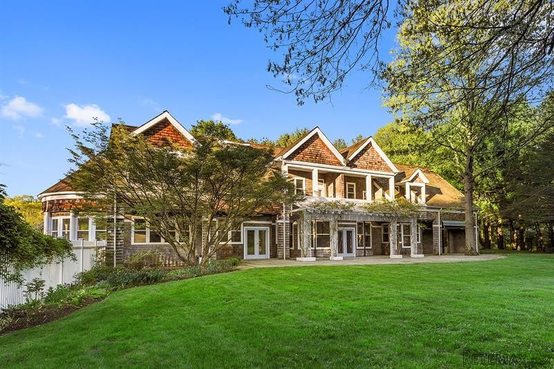 6 bedroom House For Sale: 658 Grant..