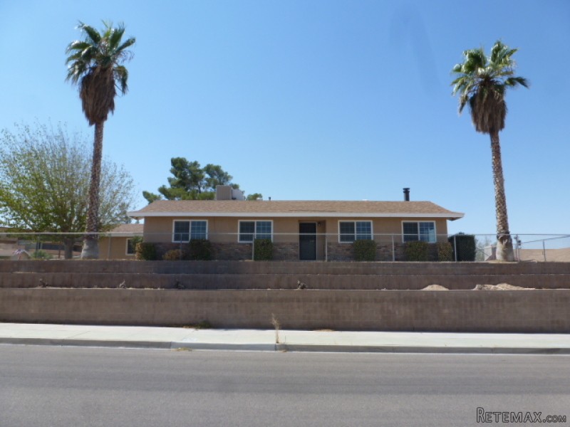 1113 Bigger St Barstow, CA, 92311 San..