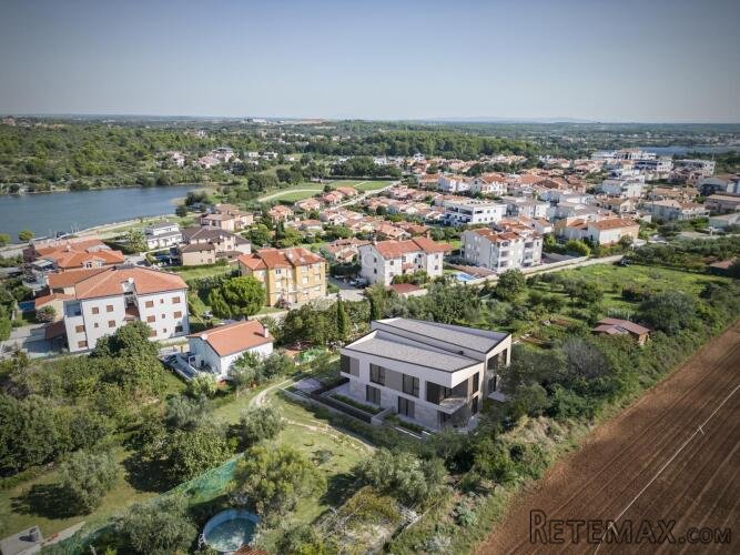 Dvosoban stan na atraktivnoj lokaciji - 300m od mora