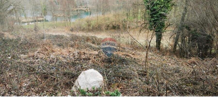 Građevinsko zemljište s projektom uz Mrežnicu - 2