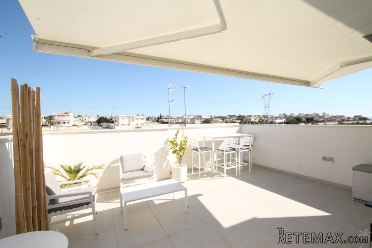 Beautiful modern new build villa! This villa has 3 bedrooms.. - 3