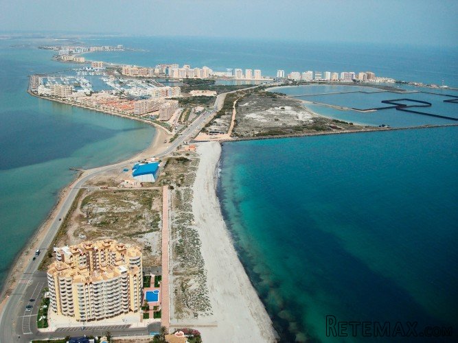 Los apartamentos están ubicados en La Manga del Mar Menor.. - 3