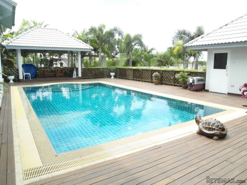 Noble 2 storey, 3 bedroom family..