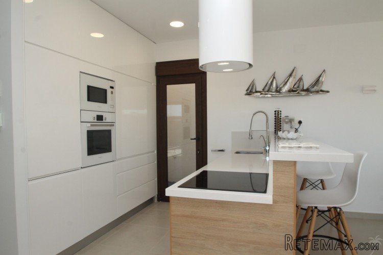 Beautiful modern new build villa! This villa has 3 bedrooms.. - 4
