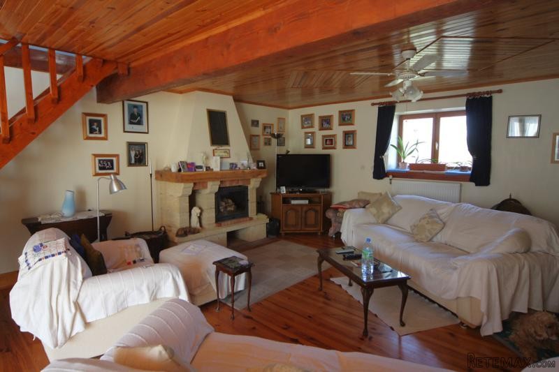 Extremely Spacious Renovated 4 Bedroom.. - 2