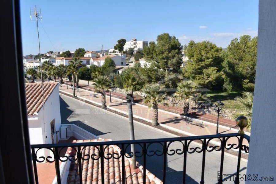 NEW & EXCLUSIVE LISTING TO VOSS HOMES - Larger than.. - 14