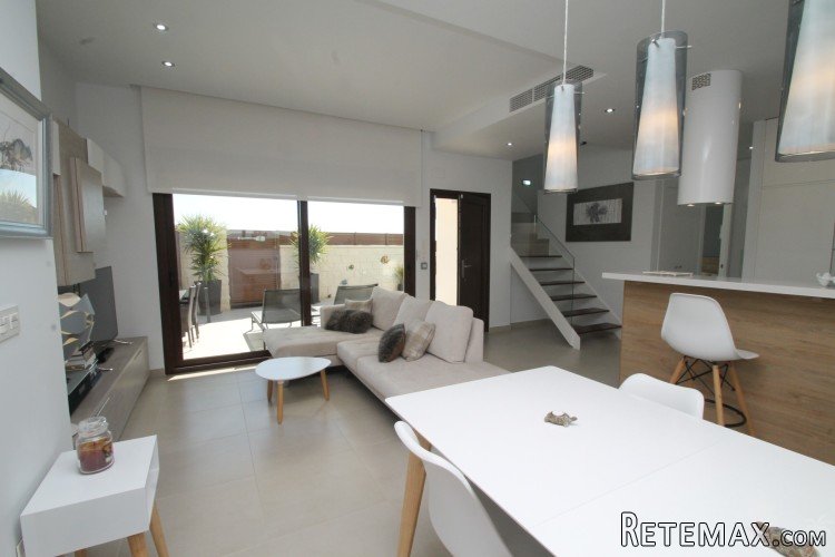 Beautiful modern new build villa! This villa has 3 bedrooms.. - 5