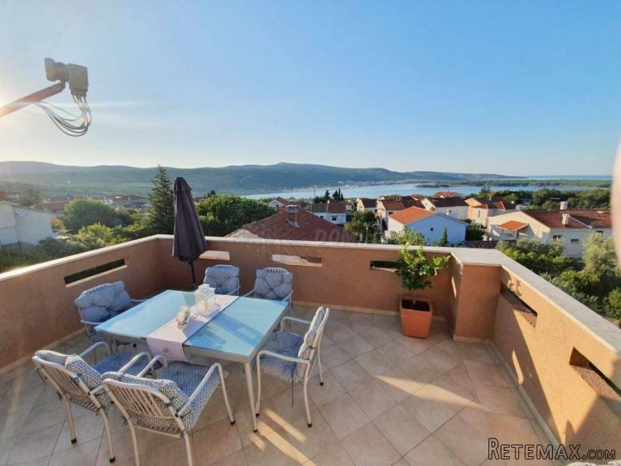 Apartman - pogled na more i 3 spavaće sobe!