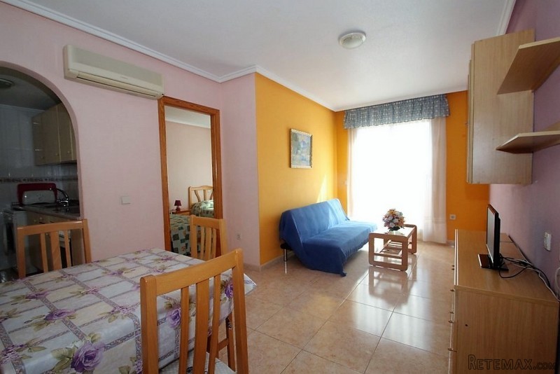 2 bedroom, 1 bathroom Apartment, (build..