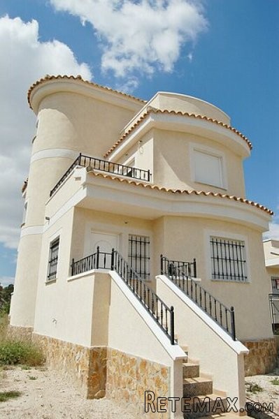 3 Bed Detached Villa in Tranquil Setting
