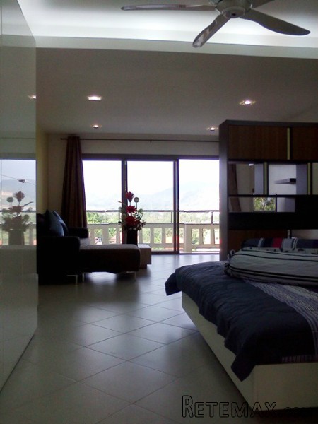 Superb Studio Apartment in the Scenic..