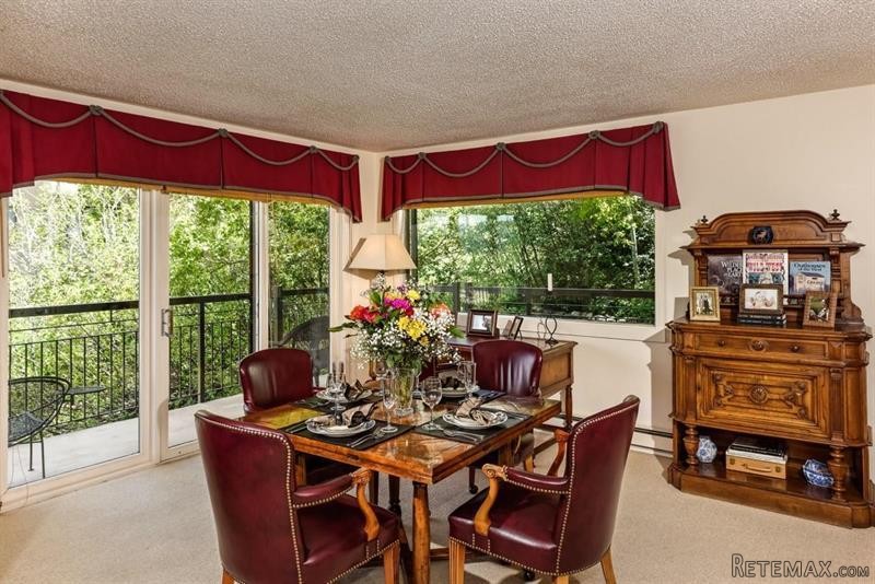 2 bedroom Flat For Sale: Wood Road.. - 2