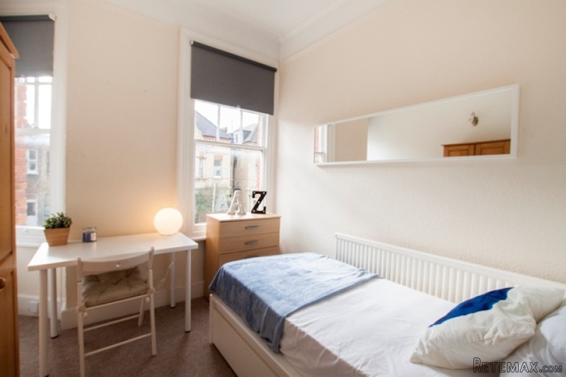 Single with single bed near East Putney..