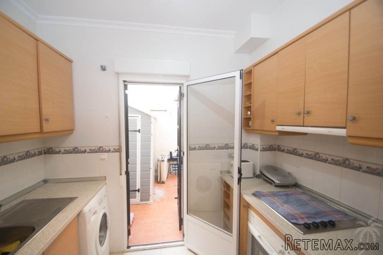 This cozy ground floor apartment is located in a nice.. - 4
