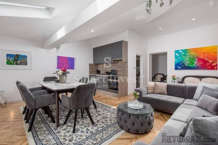 OPATIJA - CENTAR, stan od 74.22 m2, 2S+DB, prvi red do..
