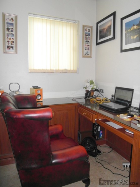 Noble 2 storey, 3 bedroom family.. - 2