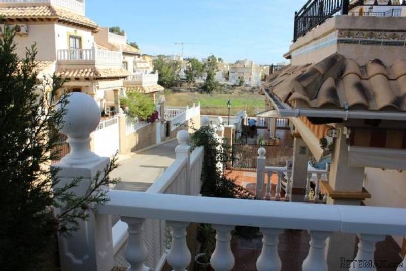 2 Bedroom 2 Bathroom Townhouse In..