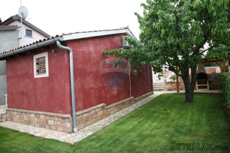 Kuća i apartman sa bazenom za najam - 4