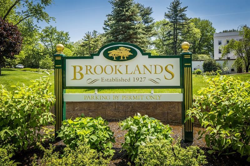 4 bedroom Commercial Property For Sale:..
