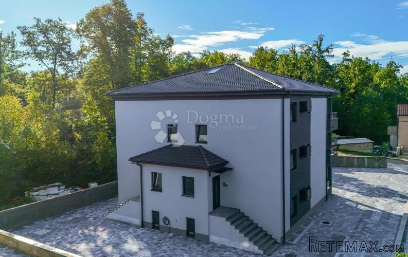 Izuzetno kvalitetna novogradnja u blizini centra Matulja - 2