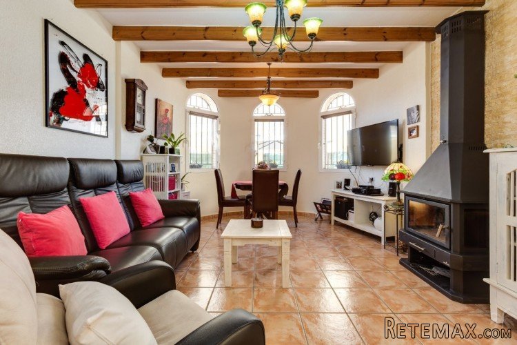 This fantastic villa is located in a quiet area of ​​the Ori.. - 2