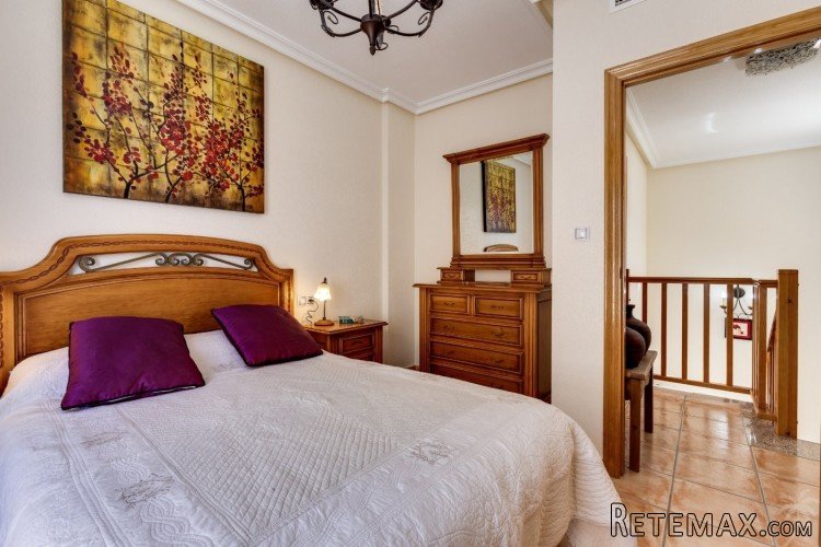This fantastic villa is located in a quiet area of ​​the Ori.. - 5