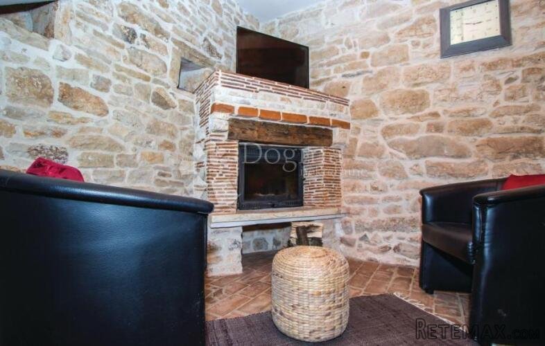 PRILIKA! RENOVIRANA TRADICIONALNA ISTARSKA KAMENA KUĆA S BAZ - 7