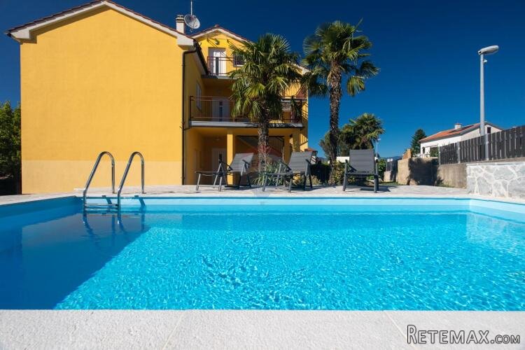 OTOK KRK,NJIVICE kuća sa pet apartmana i bazenom - 2
