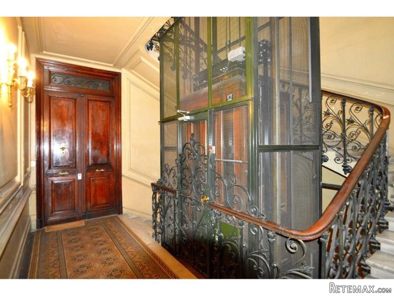 Spacious Traditional Apartment In A.. - 2