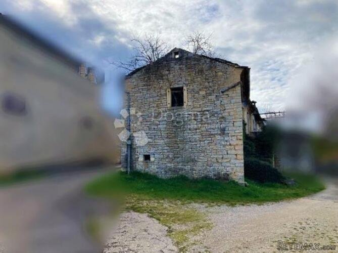 PRILIKA!! STARINA SA POTENCIJALOM U OKOLICI ŽMINJA - 3