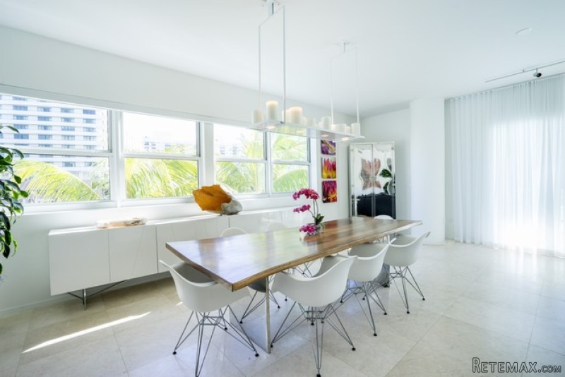 3 bedroom Flat For Sale: 6103 Aqua Av #..
