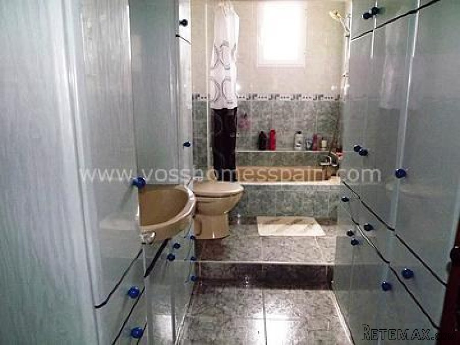 First floor apartment of 125m2 and restaurant of 179m2 for.. - 4