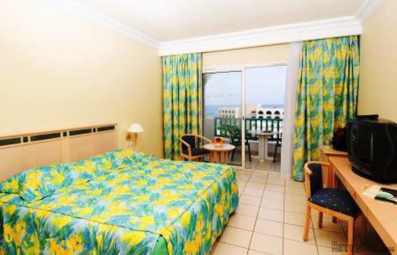 Apartment 3 bedrooms on the 1st floor..