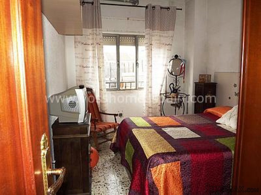 First floor apartment of 125m2 and restaurant of 179m2 for.. - 5