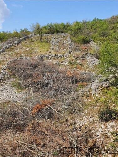 Građevinsko zemljište u Jadranovu - 300m od mora