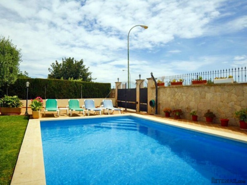 One Story Family House With Pool - 2