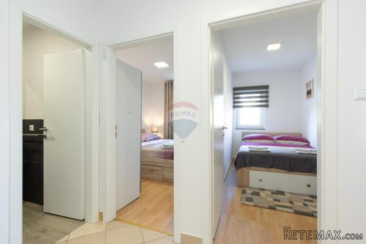 OTOK KRK,NJIVICE kuća sa pet apartmana i bazenom - 7