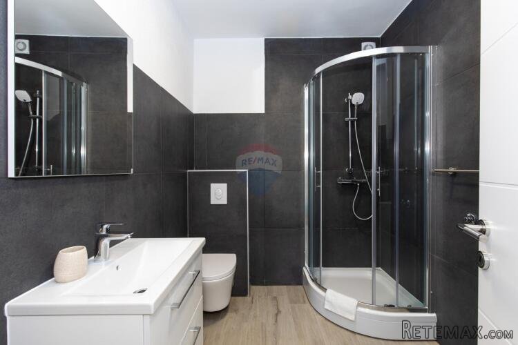 OTOK KRK,NJIVICE kuća sa pet apartmana i bazenom - 8