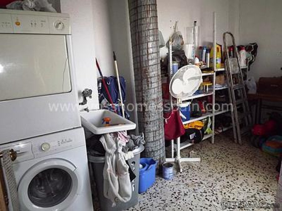 First floor apartment of 125m2 and restaurant of 179m2 for.. - 9