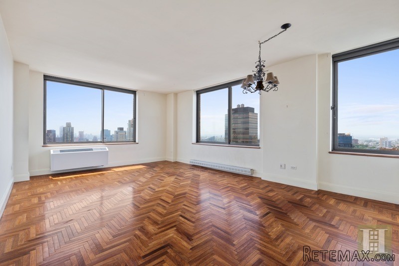 1 bedroom Apartment For Sale: 101 WEST.. - 2
