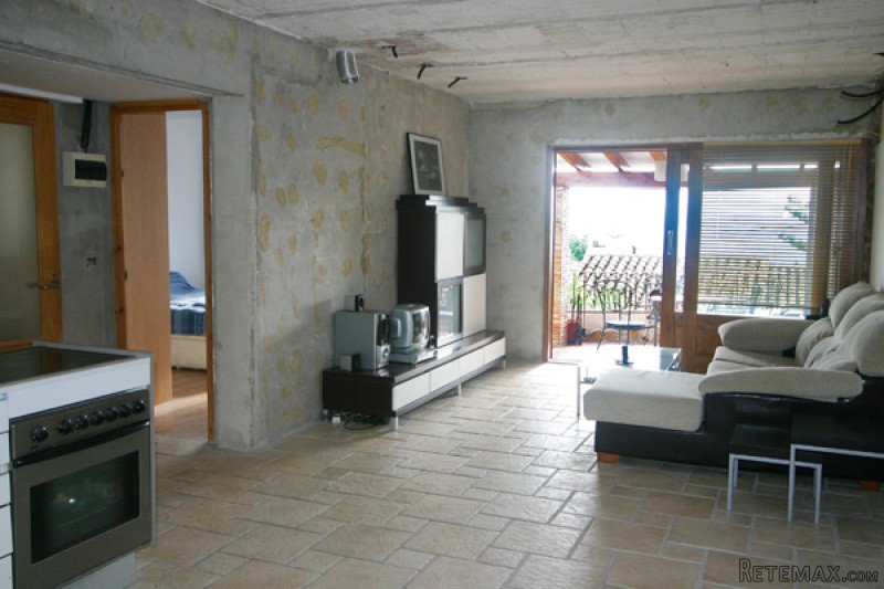 2 Bedrooms - Bungalow - For Sale - 2
